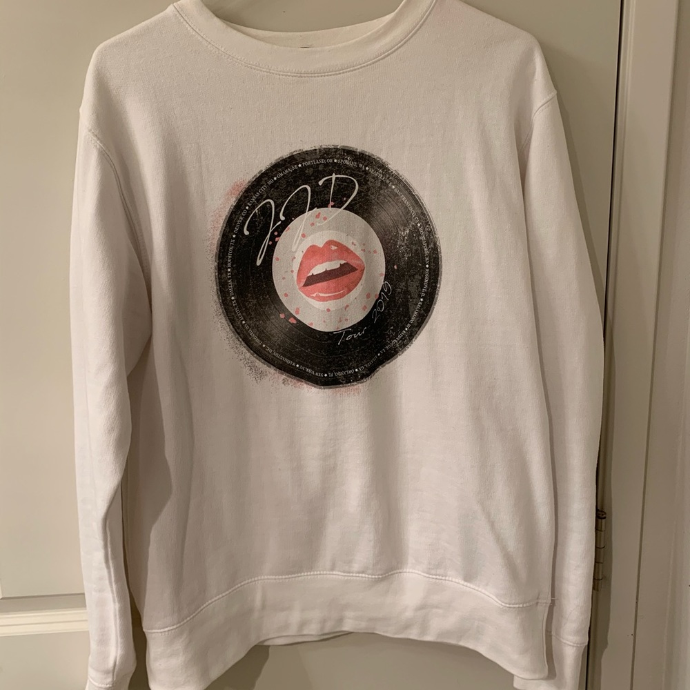 SOLD Jessie James Decker Tour Sweatshirt